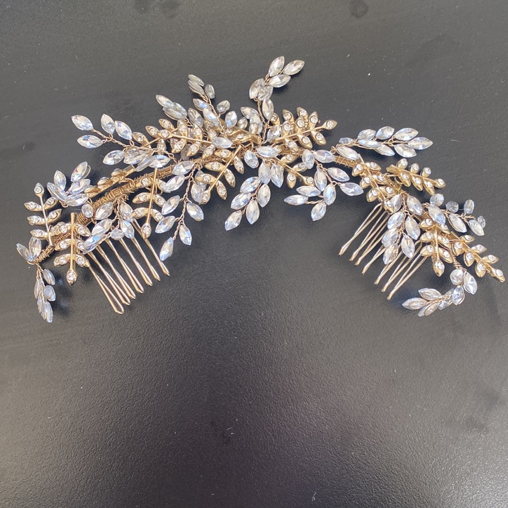 Brides and Hairpins Serena Halo Comb